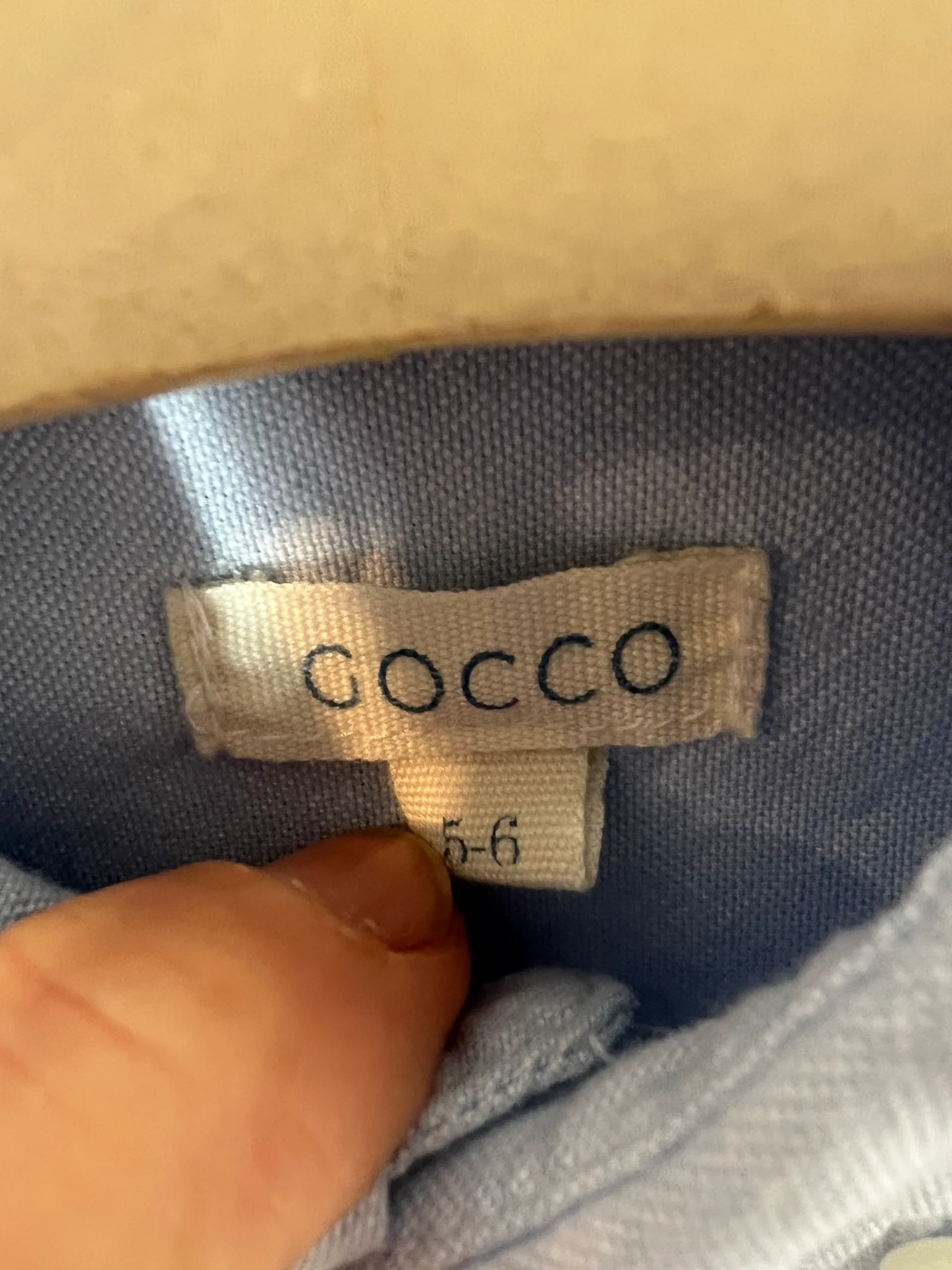 GOCCO. Camisa azul algodón. T 5-6 años - Imagen 3