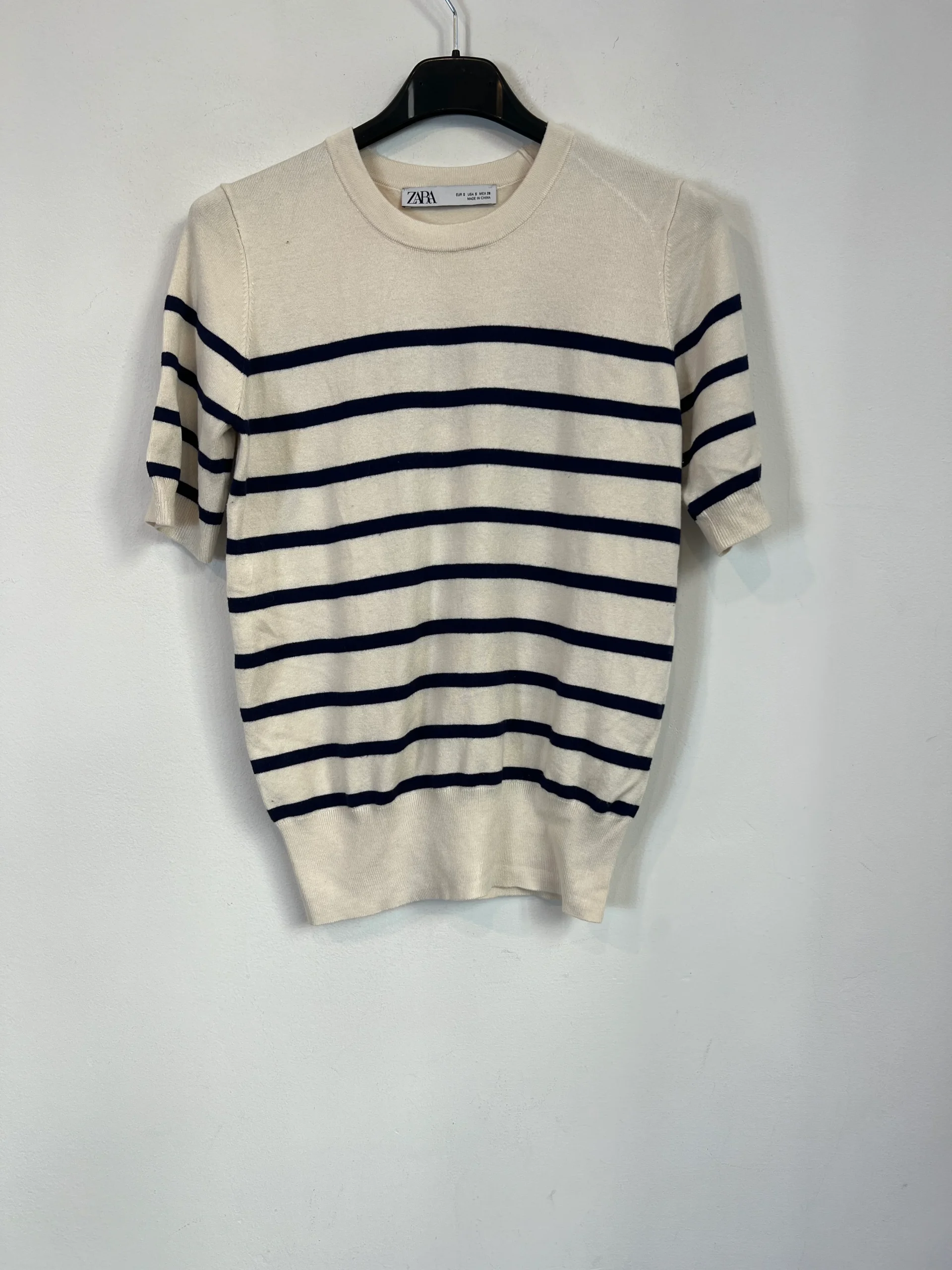 ZARA. Top punto de rayas T.s