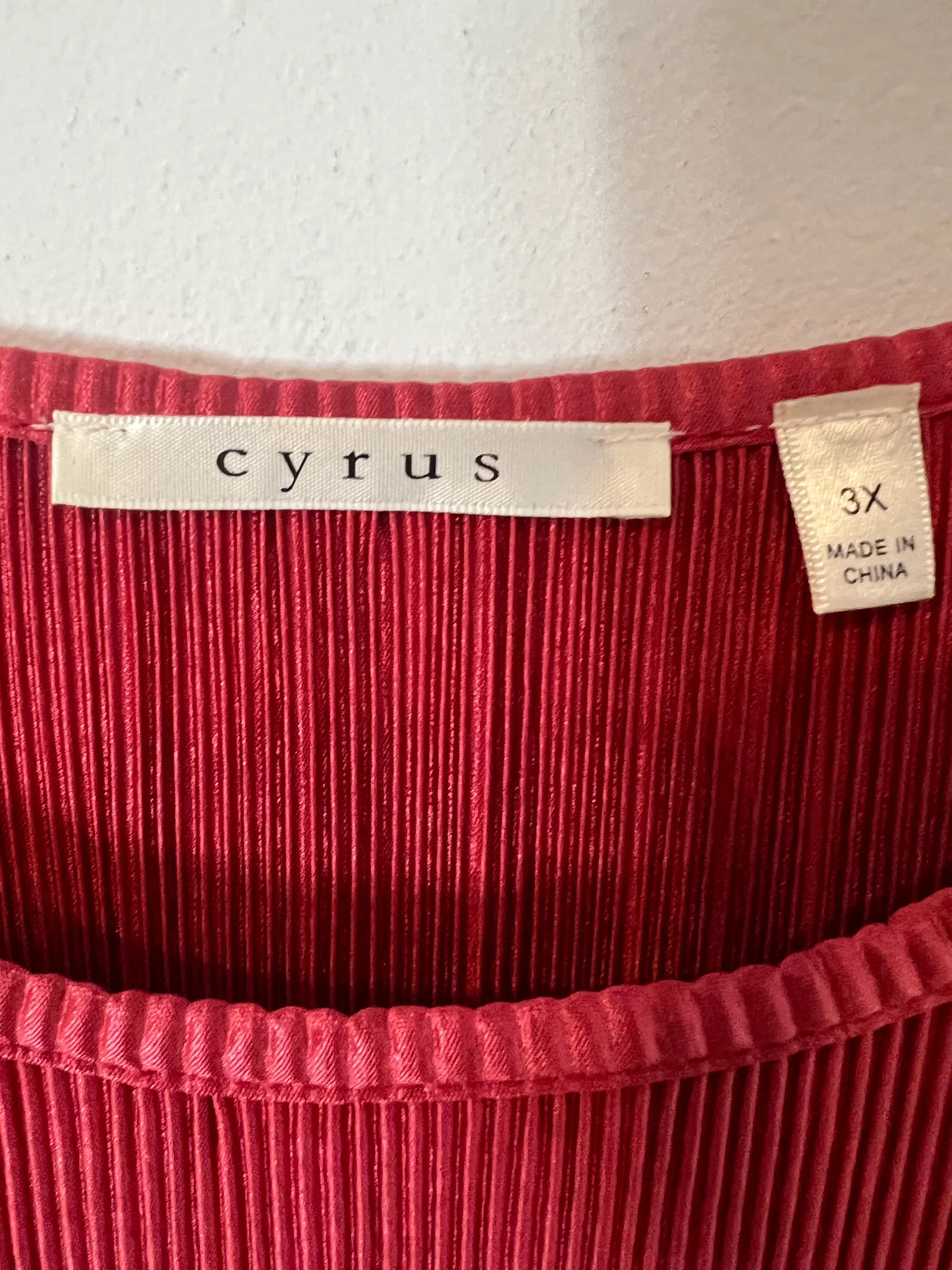 CYRUS. Camiseta burdeos plisada T.3xl - Imagen 3
