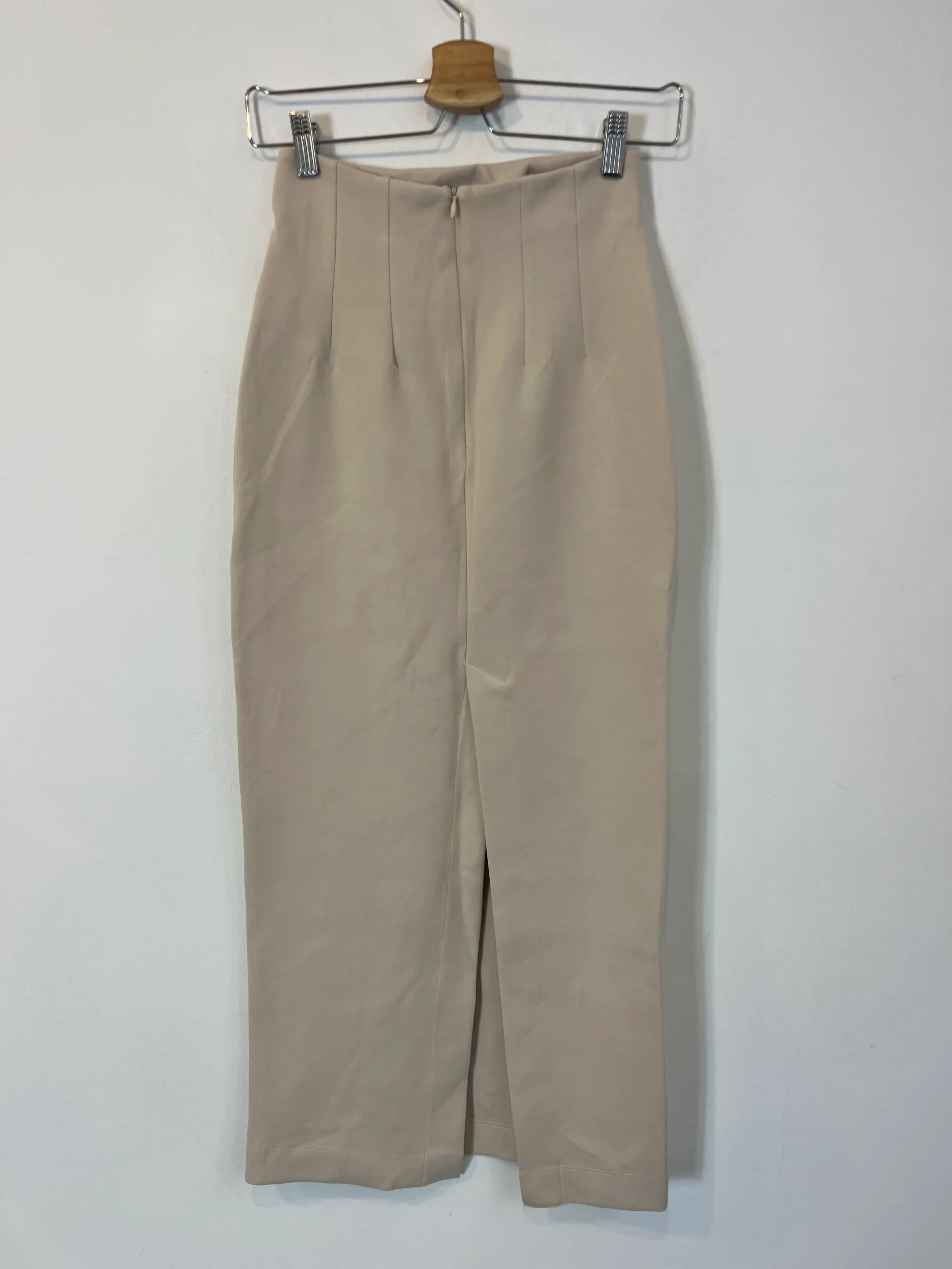 ZARA. Falda midi beige T.s - Imagen 3