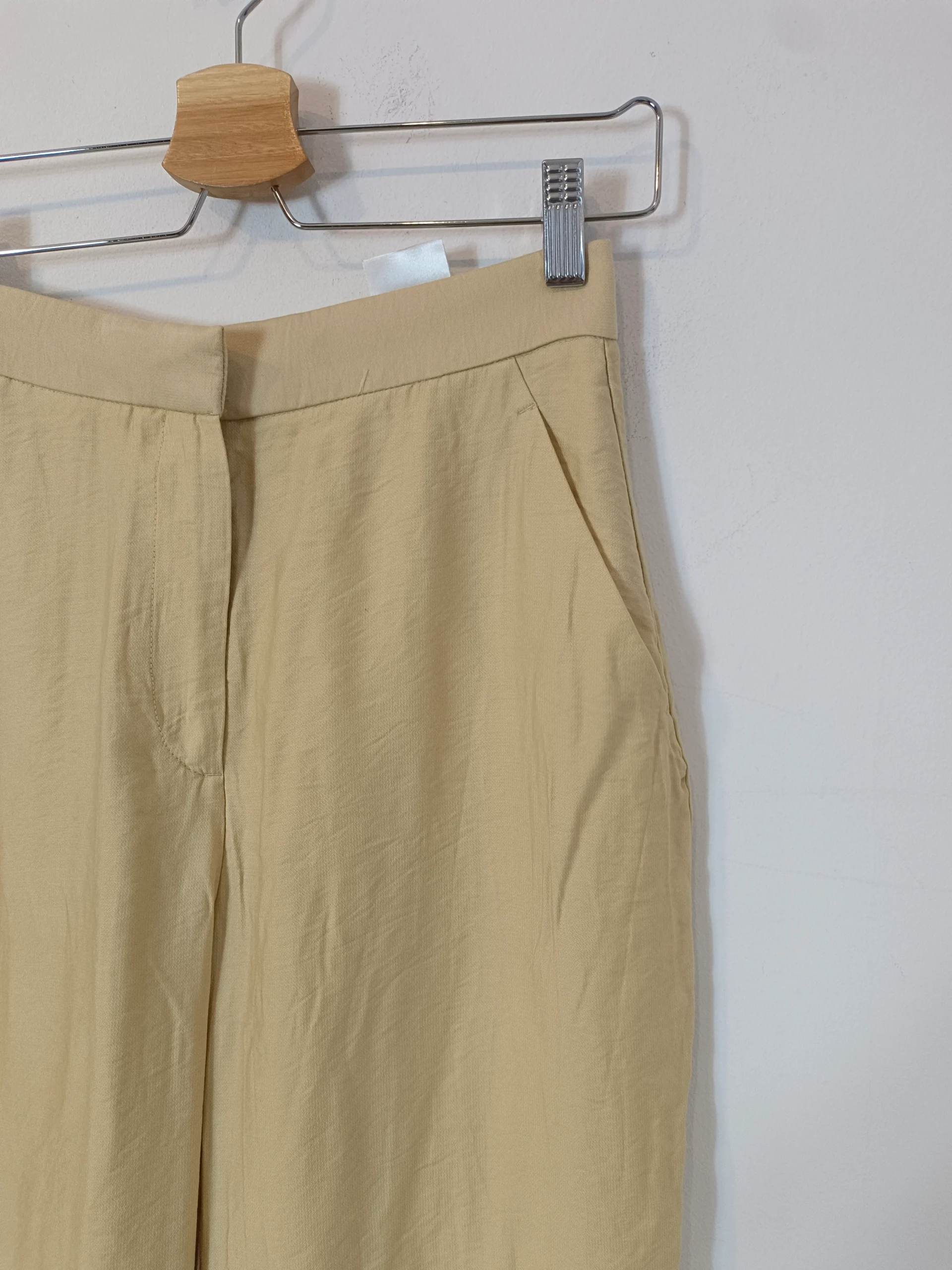 H&M. Pantalón beige pinzas T.36 - Imagen 2